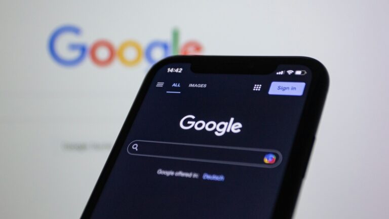 Mobilní telefon, Google