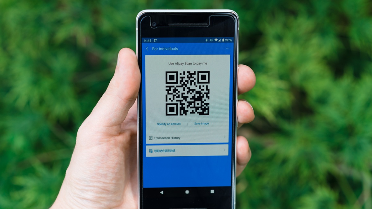„Naskenoval jsem QR kód podle pokynů. Jenže telefon nemám a peníze už taky ne,“ říká naštvaně Vendelín