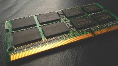 RAM a elektronika konečně zlevní, postarají se o to Číňané. Kvůli AI vystřelily o desítky procent