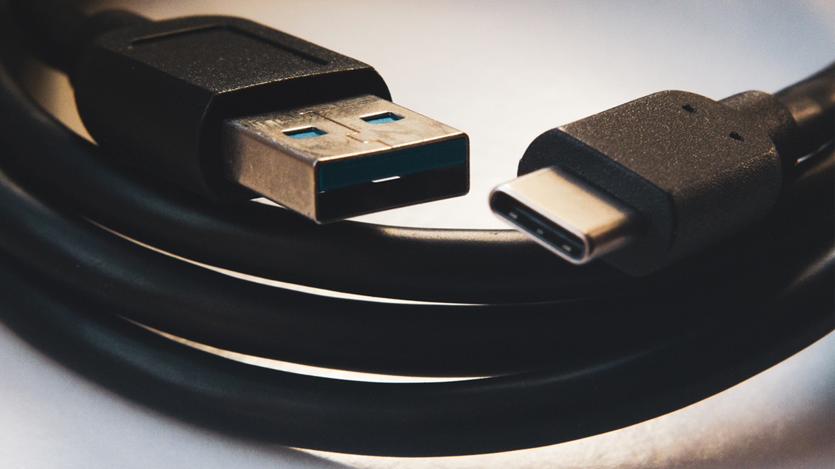 Tři USB kabely, které jako jediné opravdu dávají smysl. Více nepotřebujete a méně nestačí
