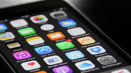 iOS 26.5 přichází a mění několik věcí najednou. Zprávy konečně dostanou šifrování jako WhatsApp