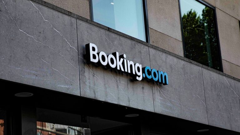 Nápis Booking