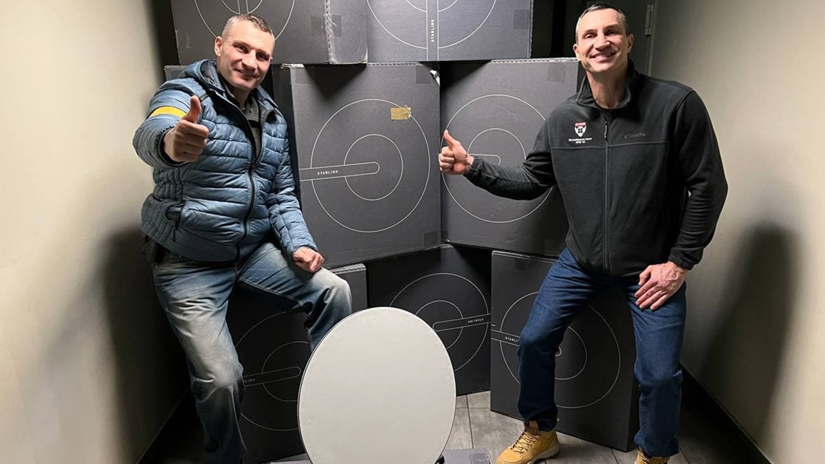 Starlink za 699 Kč měsíčně a hardware zdarma: čeští operátoři ztrácejí jediný argument, proč u nich zůstat