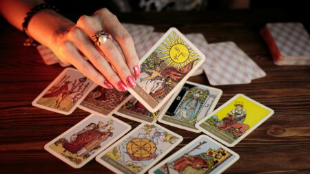 „Visí nad vámi kletba,“ řekla věštkyně. Kateřina jí zaplatila 3 500 Kč za očistný rituál, ale nepomohl