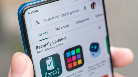 Už vás umělá inteligence štve? Tak se připravte, že bude hůře. Google Play bude brzy protkaný skrz naskrz