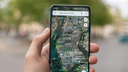 Pixel 10 nabídne režim, který jiné telefony nedostanou, a není to fér. Mapy Google vydrží o 4 hodiny déle