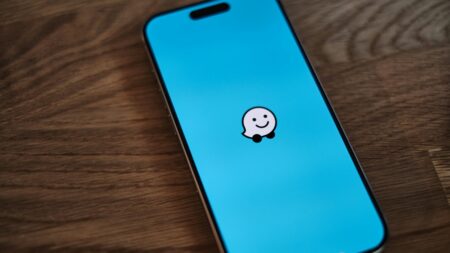 Waze je k ničemu, Google Mapy jsou jedinou volbou: „Po prvním testu v ČR jsem ho navždy odinstaloval“