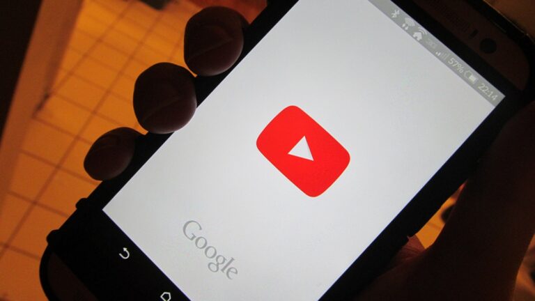 Telefon, YouTube