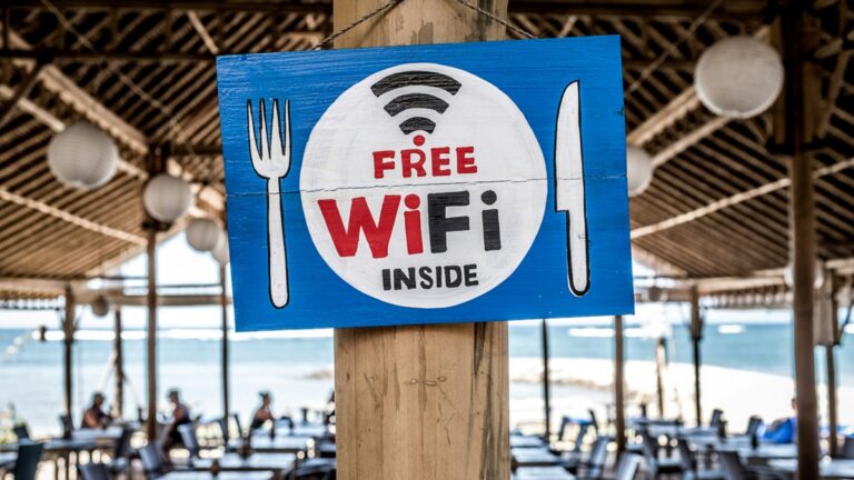 Wi-Fi zdarma v kavárně nebo hotelu vám může vybílit bankovní účet. A zjistíte to, až když je pozdě
