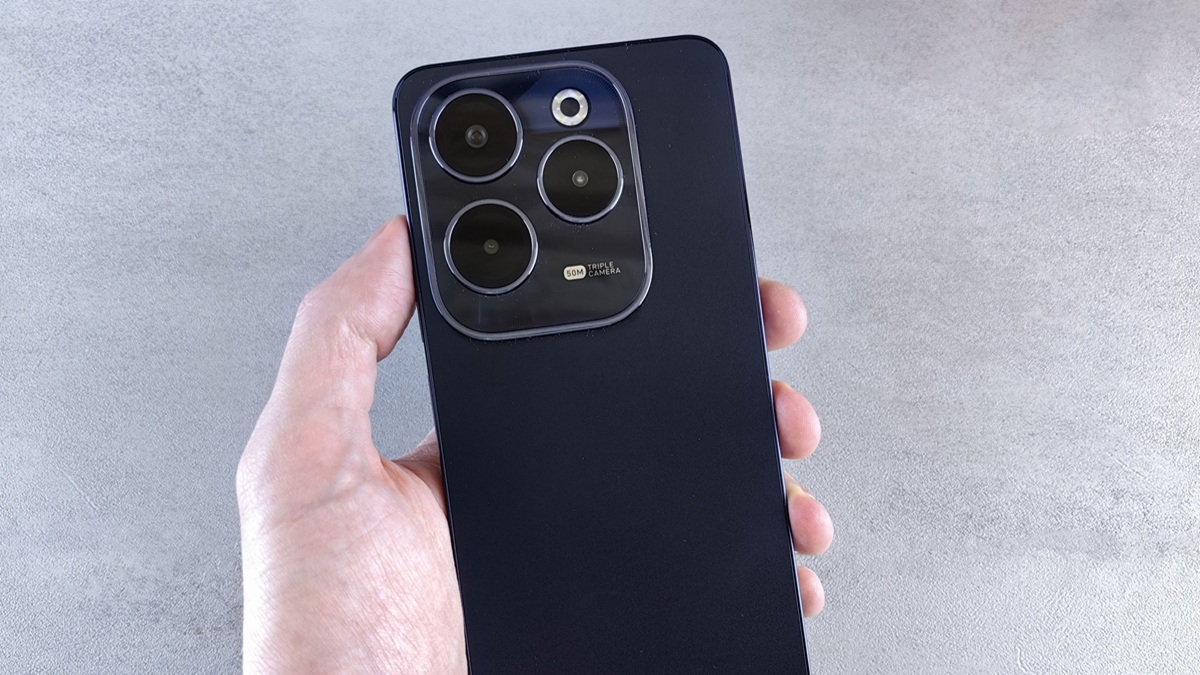Ťukněte dvakrát na záda telefonu. Android spustí akci, o které neví každý, že existuje