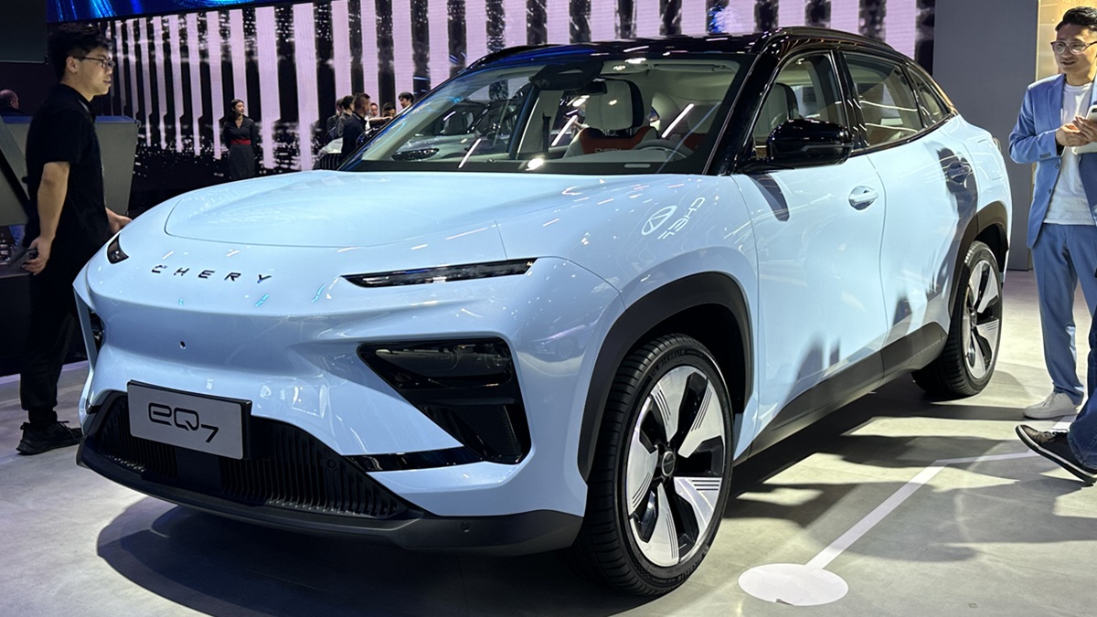 1500 km na jedno nabití a nepoškodí ji ani -30 °C. Číňané chystají elektromobil s revoluční polovodičovou baterií