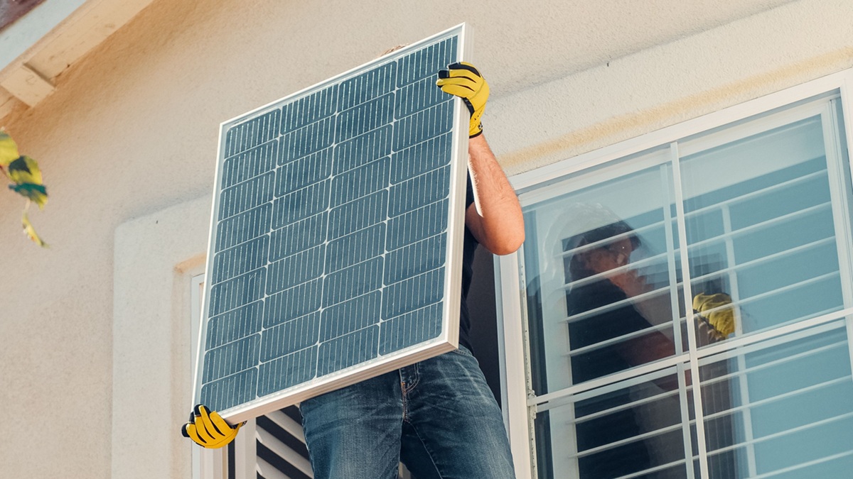 Spousta Čechů má fotovoltaiku nastavenou špatně, a pak zbytečně přichází o tisíce korun ročně