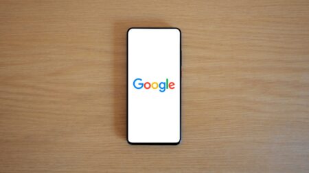 Zakažte to a nechte si soukromá data pro sebe: většina Čechů sděluje Googlu všechno, od polohy po platby