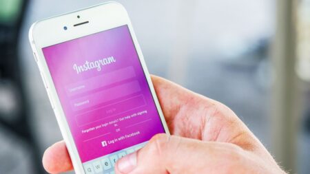 Instagram testuje špehovací funkci. Půjde s ní anonymně sledovat ex-partnery a ukáže, kdo slídí na vašem profilu