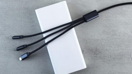 Levný USB kabel z Temu může zničit telefon. Radši zaplaťte více, není stejný jako ten dražší