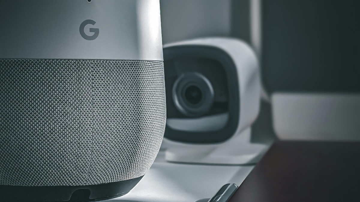 Gemini v Google Home sleduje kamery a samo rozhoduje, co udělat. Stačí mu říct jednou větou, co chcete
