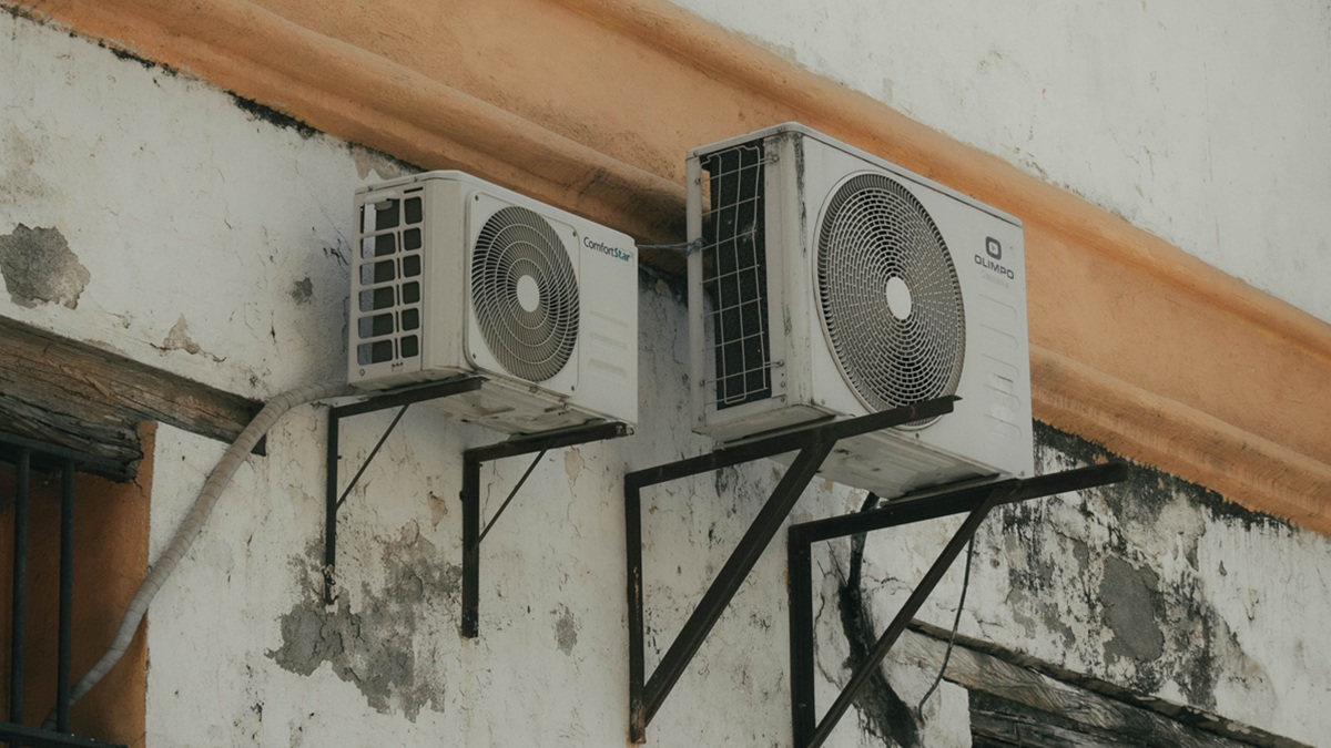 Ochladit se v horkém počasí nemusí být drahé. Nespoléhejte se ale jenom na klimatizace a ventilátory