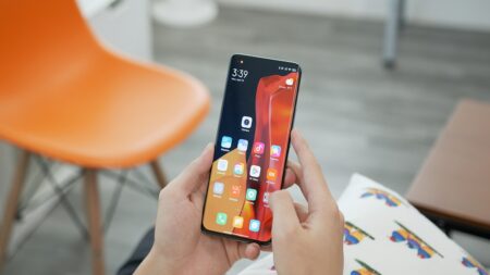 Telefon hlásí plnou paměť, ale vy nic nestahujete a mazání fotek ani videí nepomáhá. Místo zabírají skryté soubory