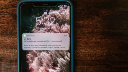 Spam vám bude na telefon chodit, dokud nezapnete skrytý filtr. Má ho Android i iPhone