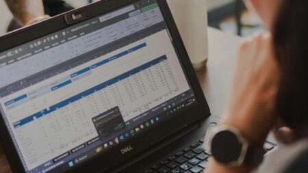 Za pomalým počítačem s OS Windows nemusí být jeho stáří, ani slabý výkon. Na vině bývá vestavěný antivirus