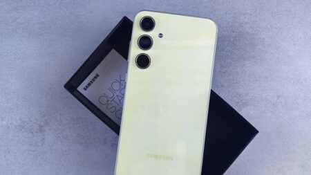 Telefony Samsung mají ochranu proti krádeži dat přes USB kabel. Většina Čechů ji má ovšem vypnutou, aniž o tom ví