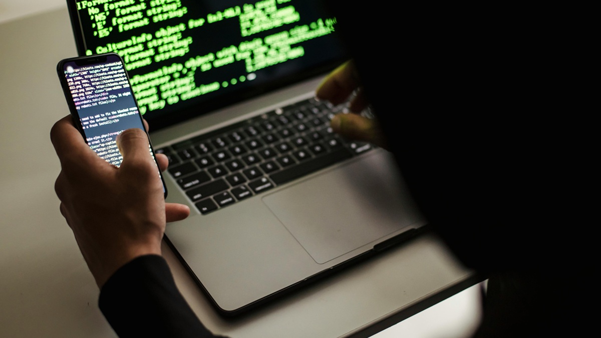 Hackeři ukradli data tisíců zákazníků energetické firmy. I když nemají bankovní údaje, oběti stále nejsou v bezpečí