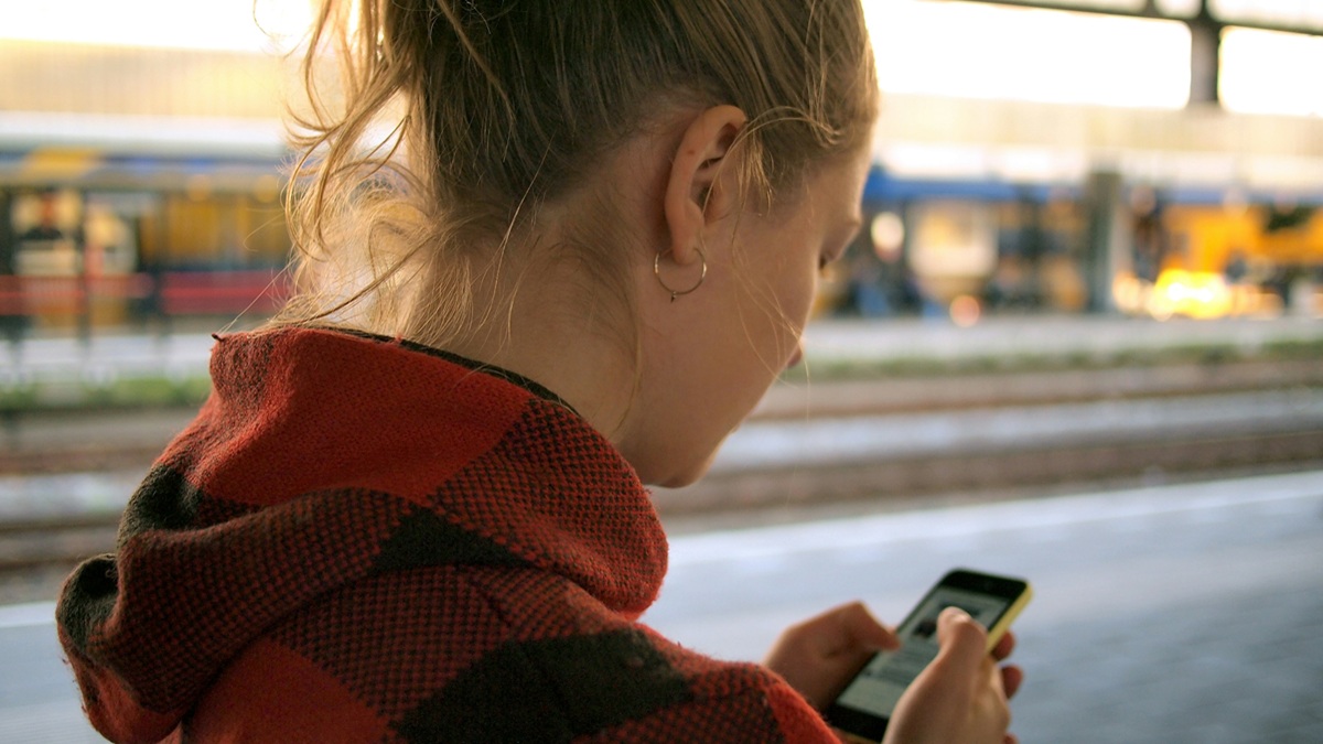 Nedovoláte se a SMS mizí beze stopy. Problém není v signálu, ale v nastavení, které jste přehlédli