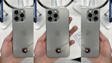 Kreml použil zakázanou špionážní technologii, aby se naboural do mobilu disidenta. Opozici šmíruje každým dnem
