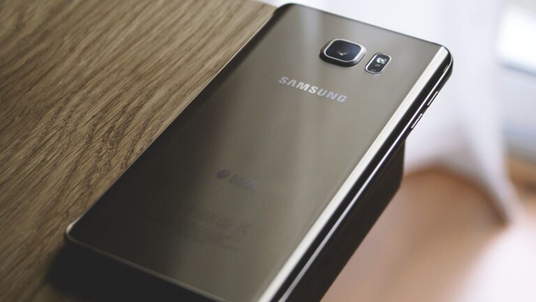 Černý Samsung