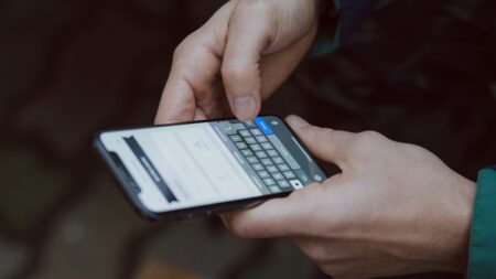 Klávesnice na vašem Androidu zapisuje každé písmeno a posílá to Googlu. V bezpečí nejsou ani hesla