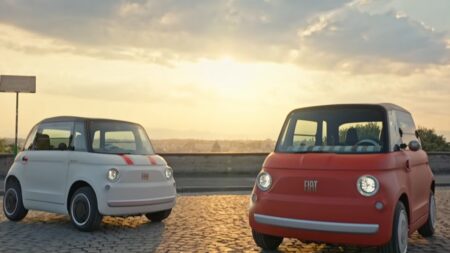 Fiat oživil legendární Multiplu z 50. let jako elektromobil za méně než 250 tisíc Kč. Vejdou se do ní 4 lidi