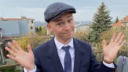 Zavolá vám „bankéř“ a číslo vypadá jako linka vaší banky. Podvodníci přitvrzují, účet umí do rána vybílit