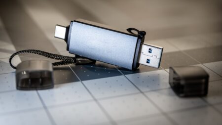 Dávejte si na flash disky pozor, až 10 % jich smaže data a už je nikdy neuvidíte. Nejhorší jsou ty zdarma