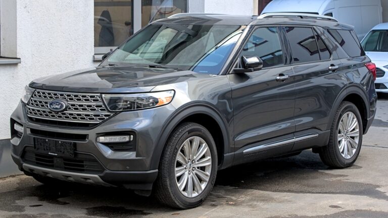 Ford auto