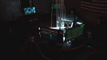 Nová hackerská skupina se za půl roku dostala do top 10 světa. Nejlepší zabezpečení zdolá za pár hodin