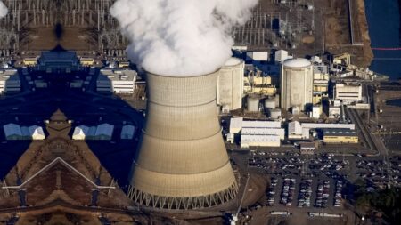 Trump sliboval revoluci v jaderné energetice. Nová pravidla ušetří „pár korun“, fyzika zůstala stejná