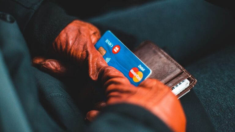 Karta MasterCard, peněženka