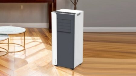 Klimatizace z Kauflandu za 10 tisíc, po níž Češi šílí, slibuje ticho při 29 dB. Uchladí jednu místnost, ale rozpálí zbytek bytu