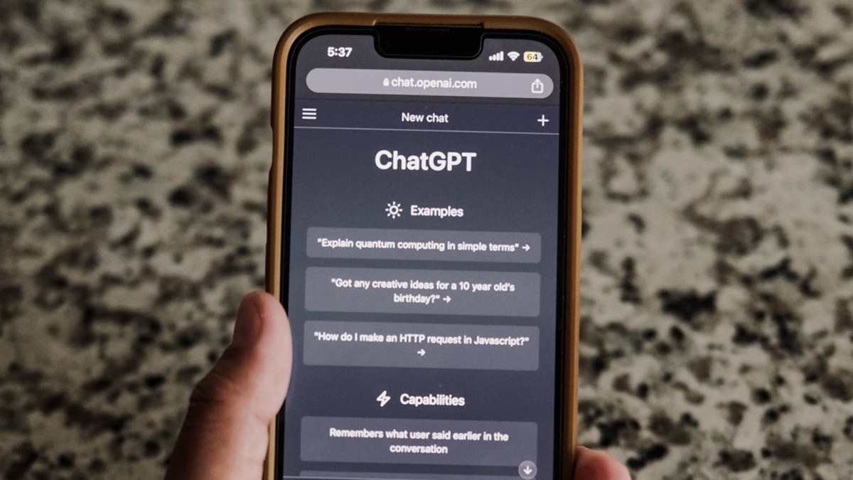 35 let neuměl správně psát, ale díky ChatGPT dostudoval vysokou. V testech inteligence skóroval nad průměrem