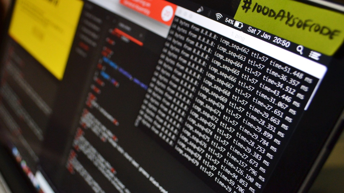 Windows 10 končí a lidé hledají náhradu – skvělou je německý Linux. Předběhl i Ubuntu a Mint, je zdarma a rychlý jako blesk