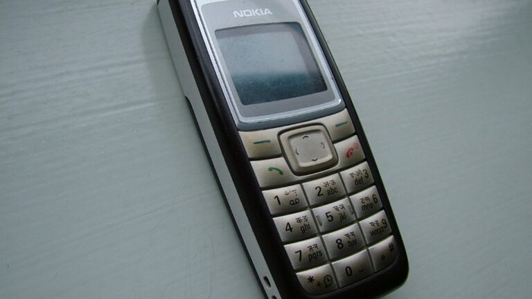 Stará tlačítková Nokia
