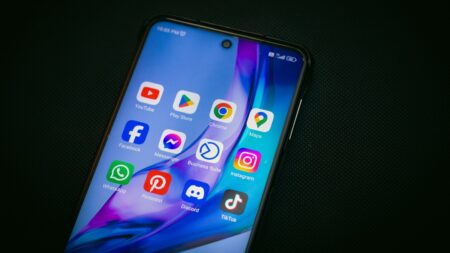 „Šmejd“ bez znalostí ovládne Android na dálku a dostane se do bankovnictví. Může si pronajmout útočný malware