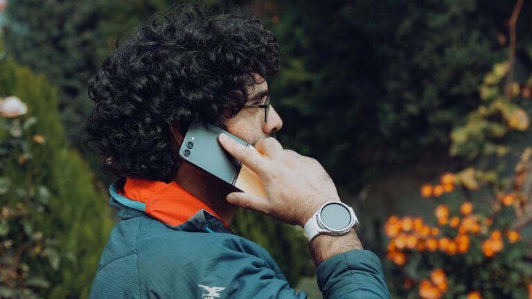 Telefon, muž, hovor, zahrada