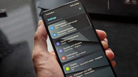 Na dovolené v Itálii vypnul všechna upozornění v telefonu. Chyba ho stála 2 500 Kč a noc na ulici