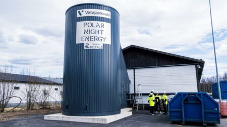 Finové vytápějí celou obec obyčejným pískem. Baterie má vydržet 90 let a snížit emise o 70 %