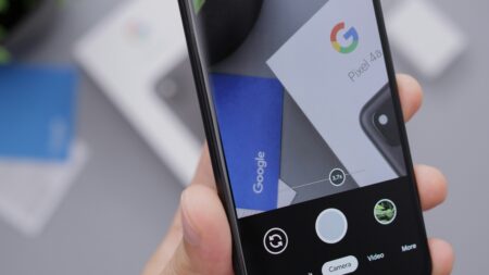 Google po 11 letech vrátil aplikaci, kterou sám zabil. Funguje i v češtině, využívá vaše fotky