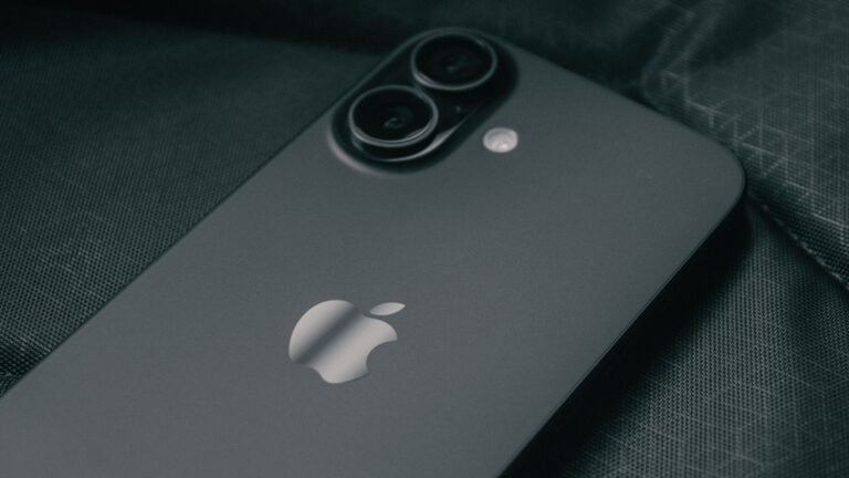 Černý iPhone, Apple, jablko, zadní strana