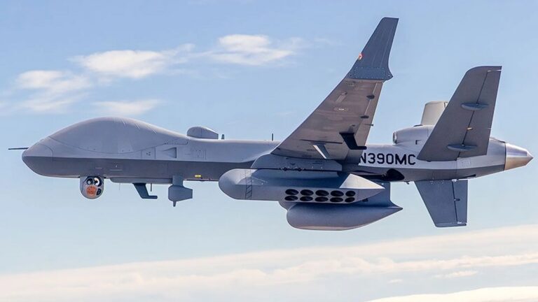 Dron MQ-9B pod vodu