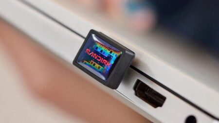 3 TB v kapse: Miniaturní flashka a kapesní SSD si rozdělí práci lépe, než byste čekali