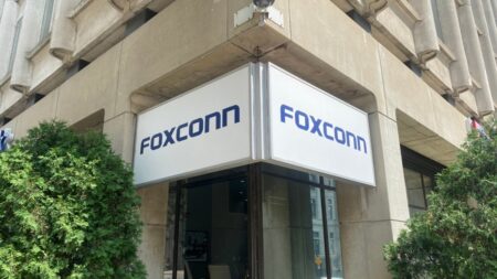 Hackeři ukradli Foxconnu 8 terabajtů dat. Tvrdí, že mají tajné dokumenty Applu, Nvidie, Googlu i Intelu